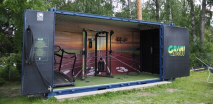 Grani rör på sig tränings kontti på centralidrottsplanen