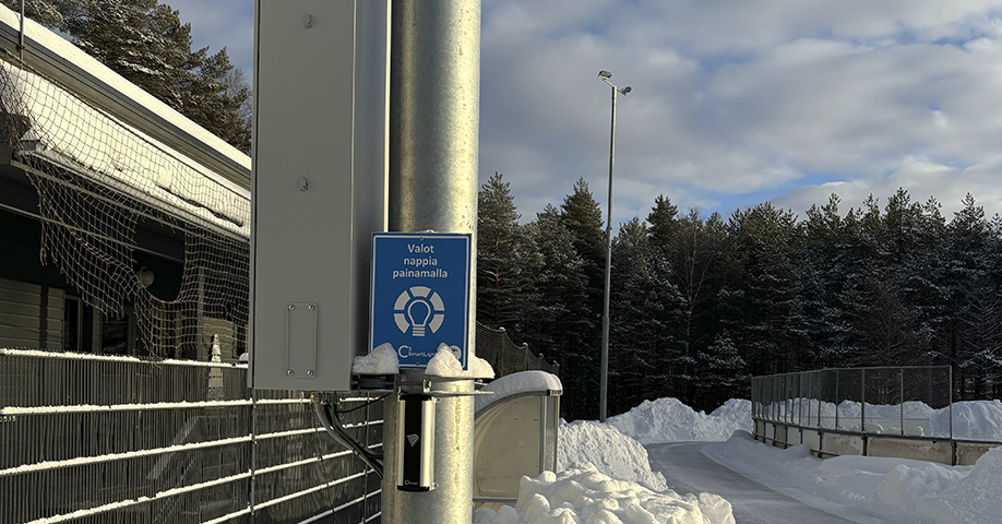 Sahara kenttän valot, valoa nappia painamalla.