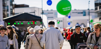 Pensionärer, ett par på granidagen -22
